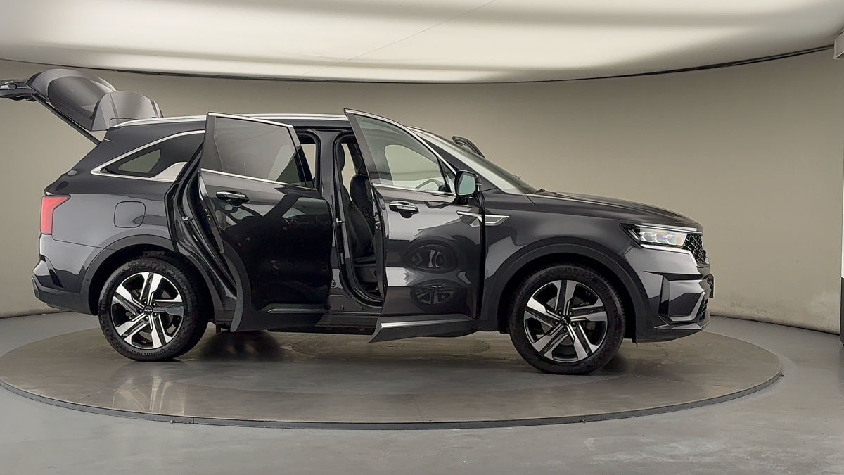 More views of Kia Sorento