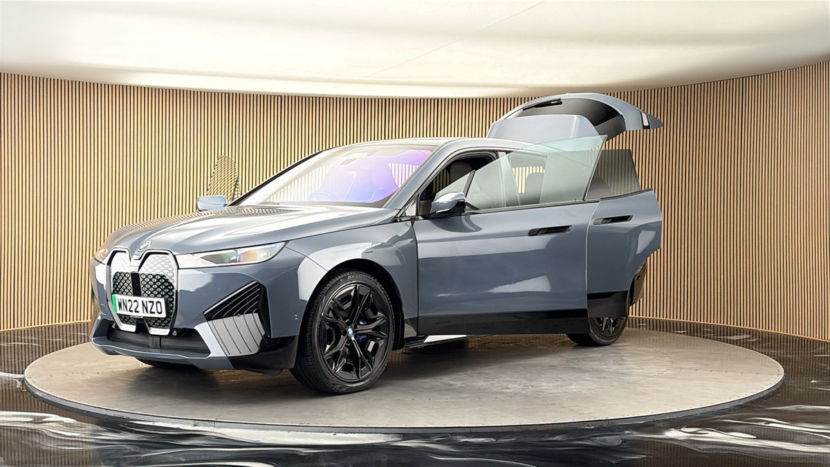 More views of BMW iX