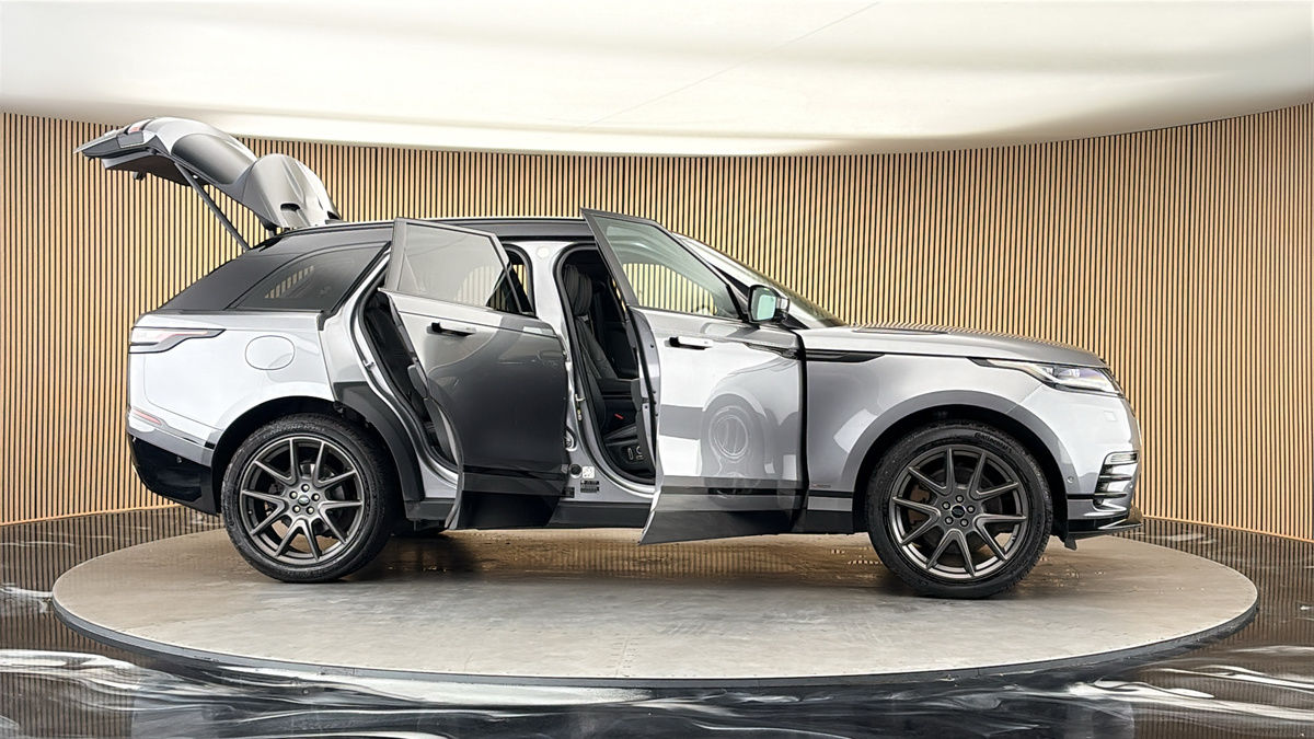 More views of Land Rover Range Rover Velar