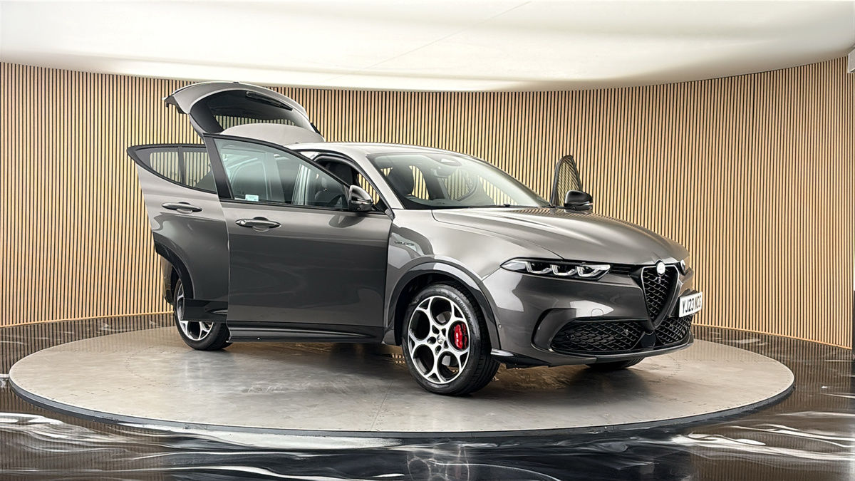 More views of Alfa Romeo Tonale