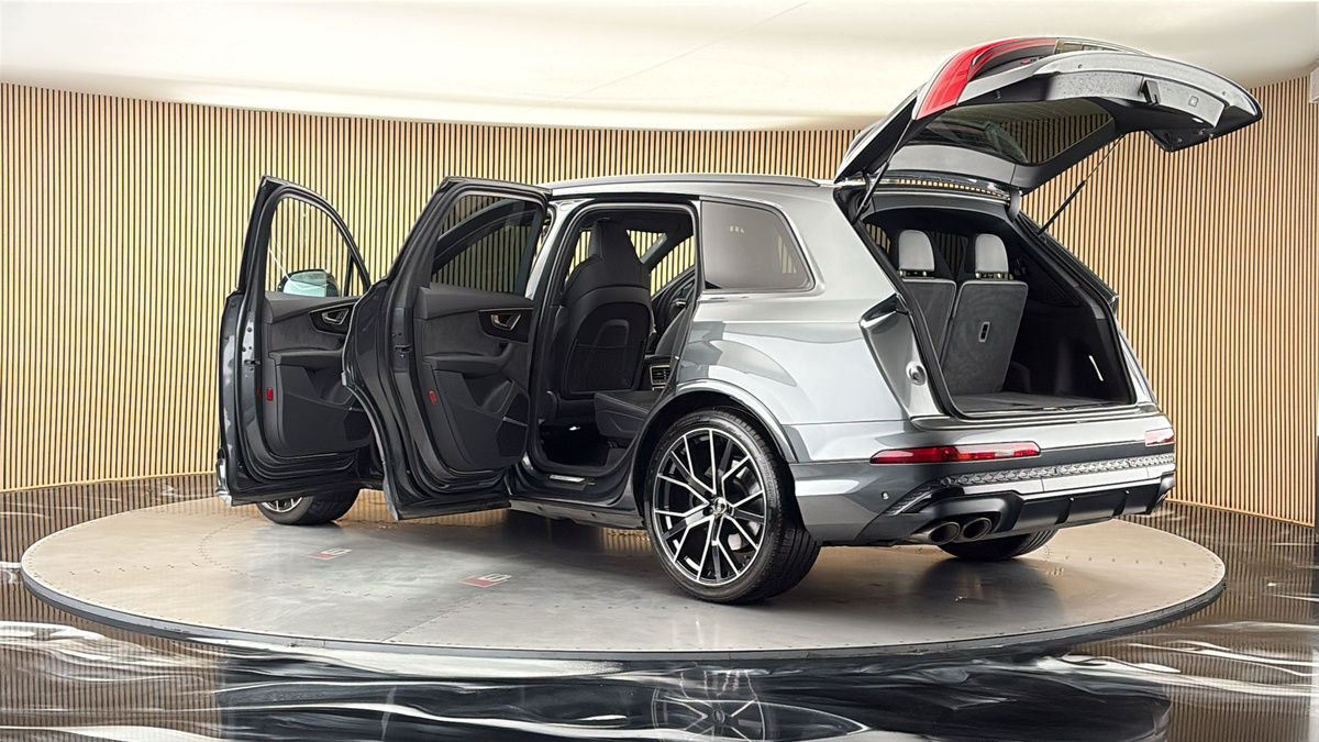 More views of Audi SQ7