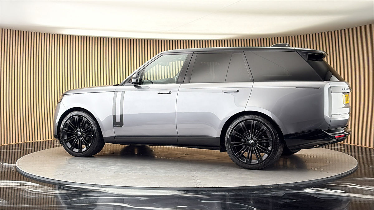 More views of Land Rover Range Rover