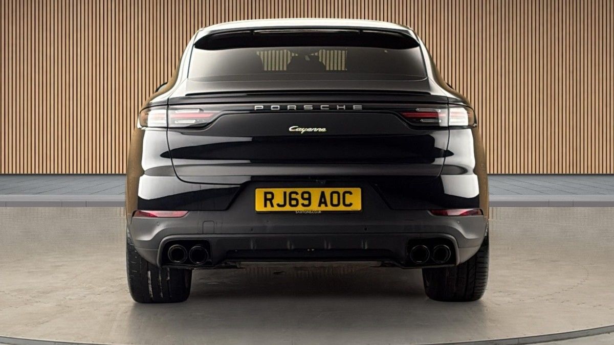 Porsche Cayenne Image 4