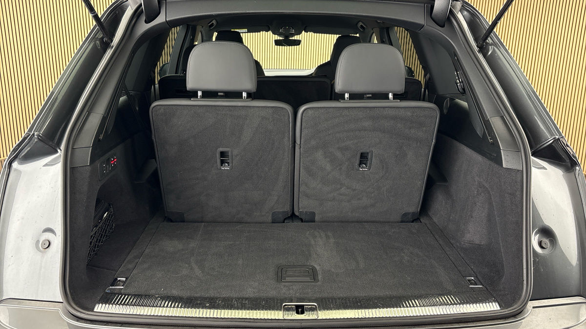 Audi SQ7 Image 11