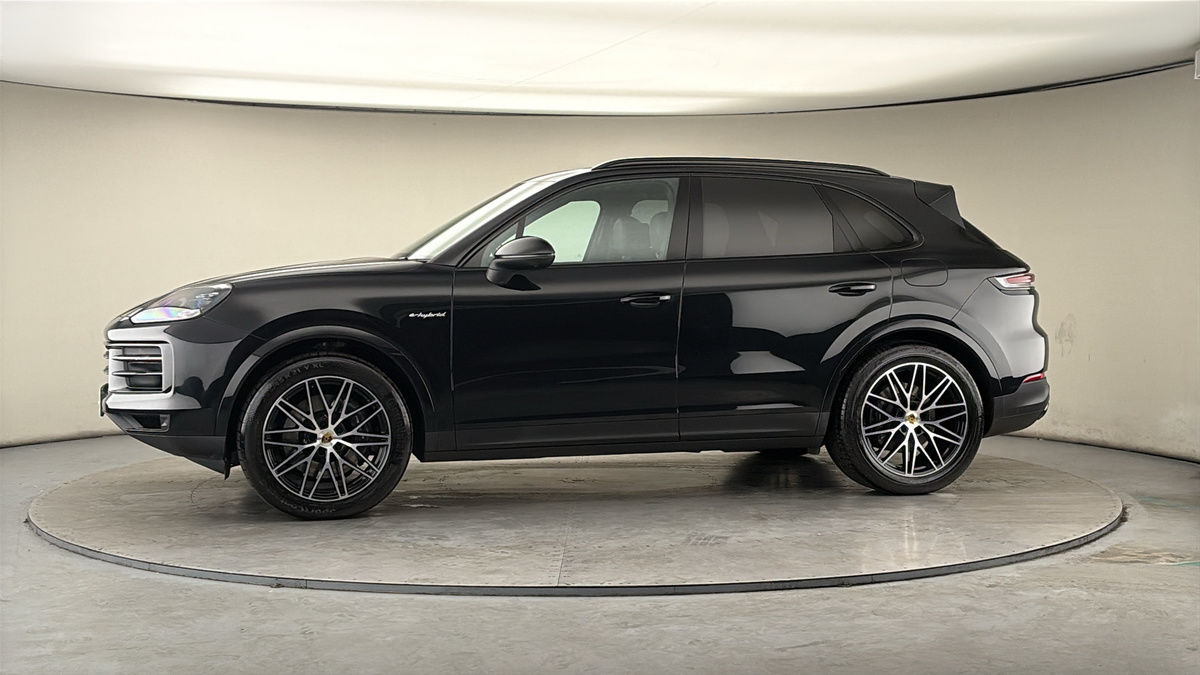 More views of Porsche Cayenne