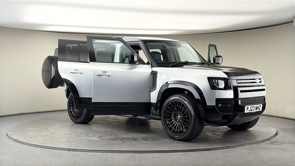 More views of Land Rover Defender 110