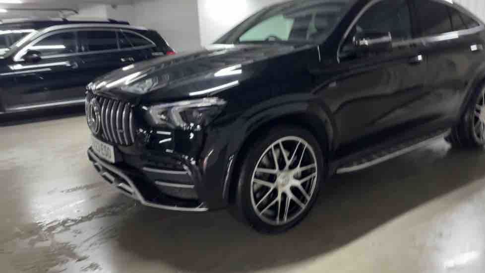More views of Mercedes-Benz GLE
