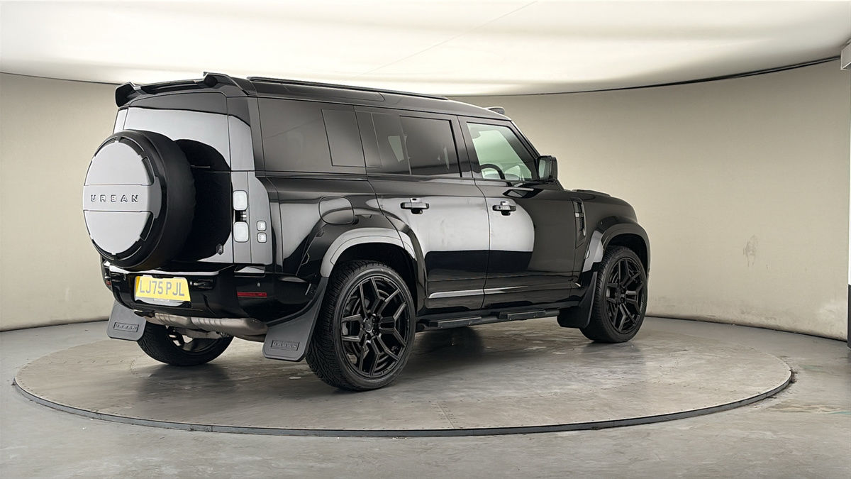 Land Rover Defender 110 Urban Image 21