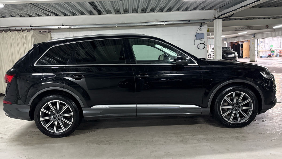 Audi Q7 Image 16