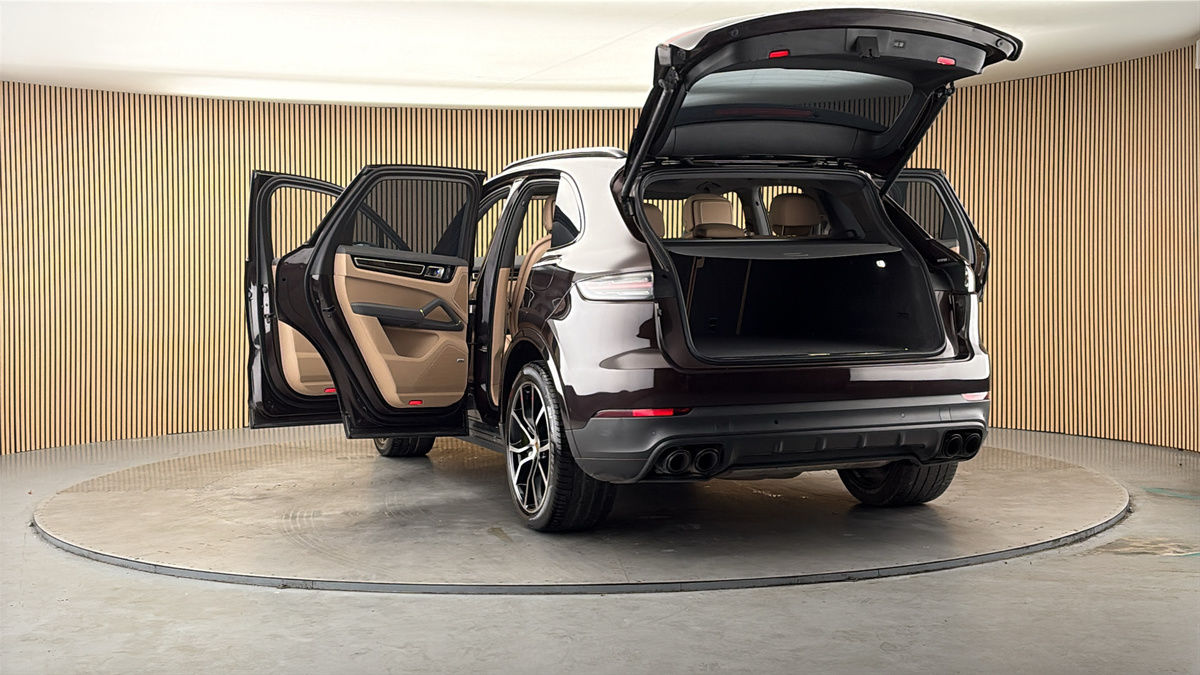 More views of Porsche Cayenne