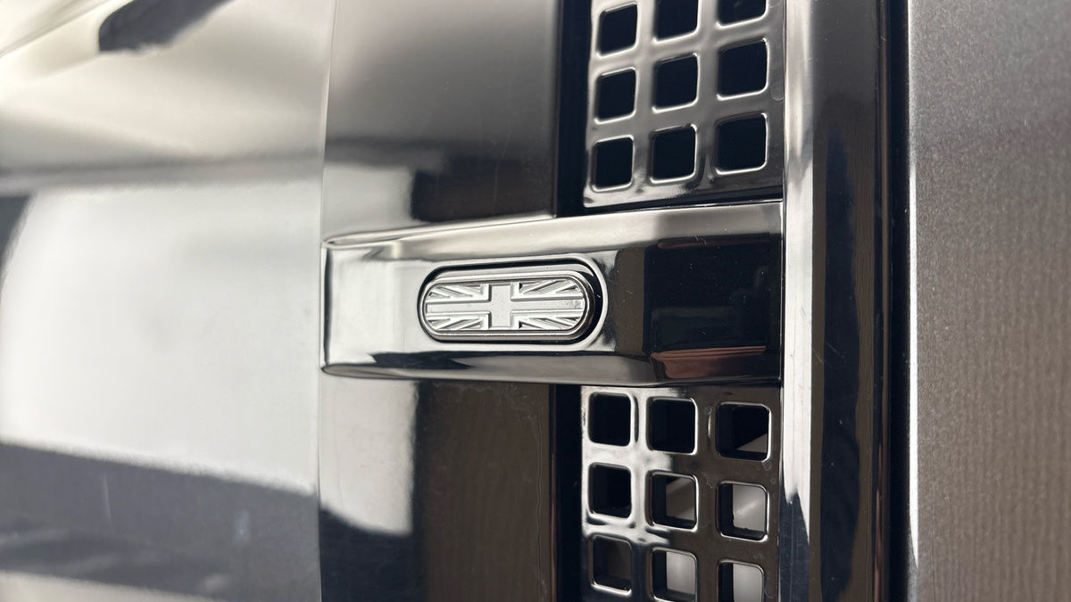 Land Rover Defender 130 Urban Image 37