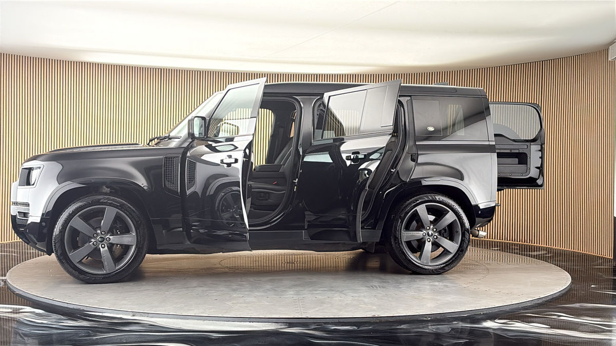 More views of Land Rover Defender 110