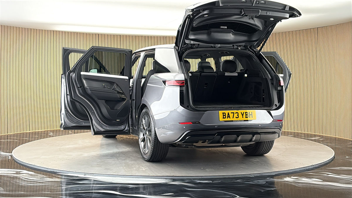 More views of Land Rover Range Rover Sport
