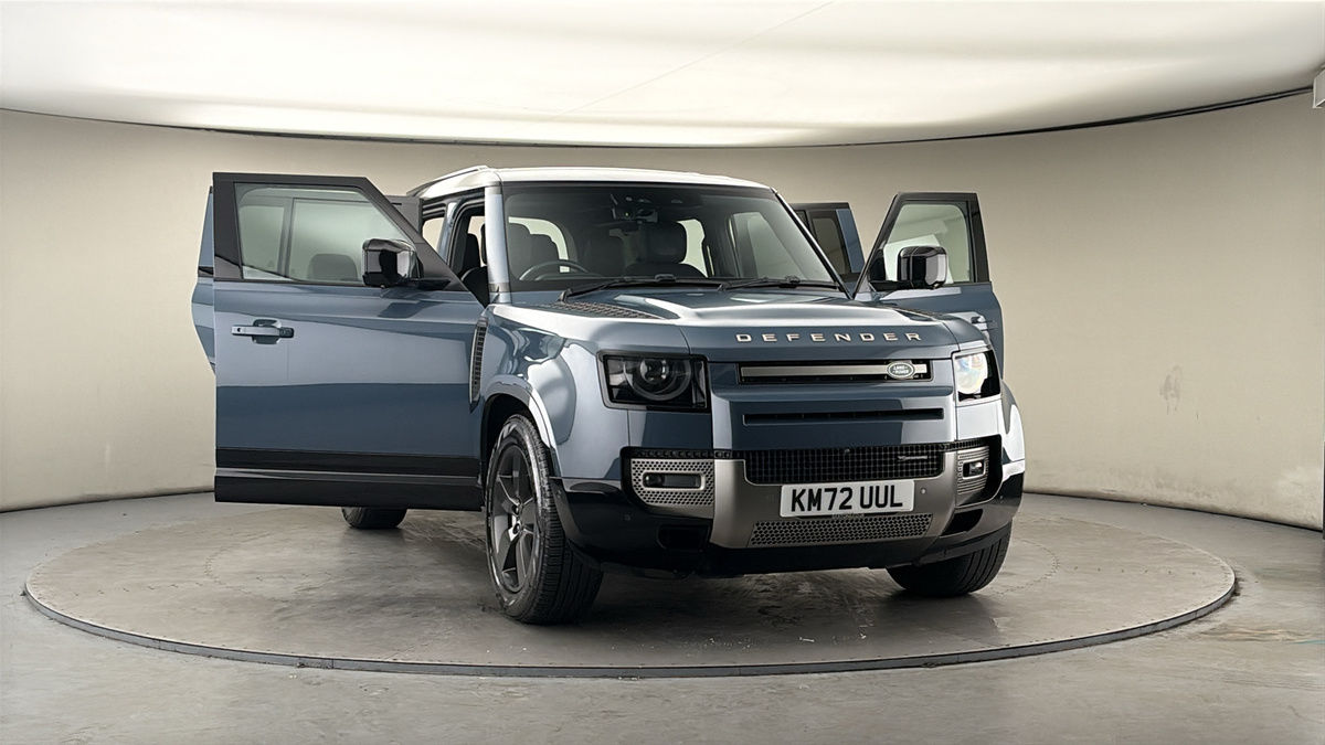 More views of Land Rover Defender 110