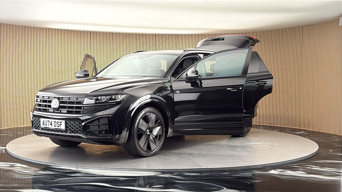 More views of Volkswagen Touareg