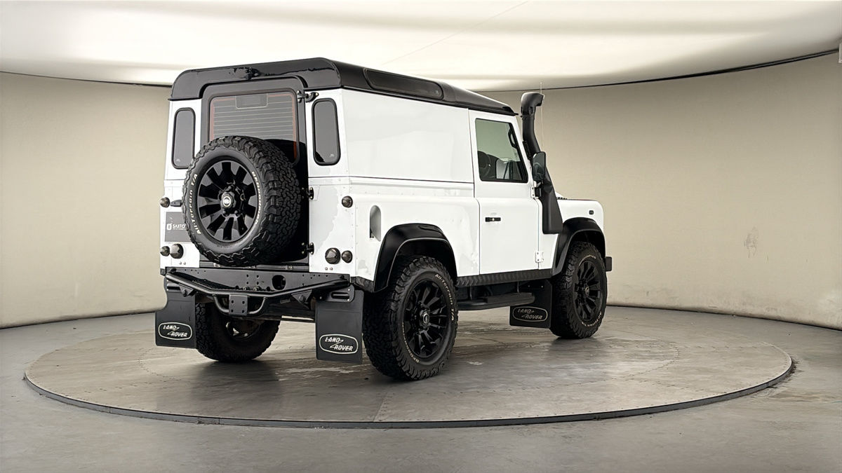 More views of Land Rover Defender 90