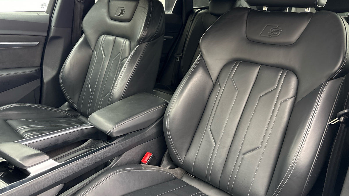 Audi e-tron Image 8