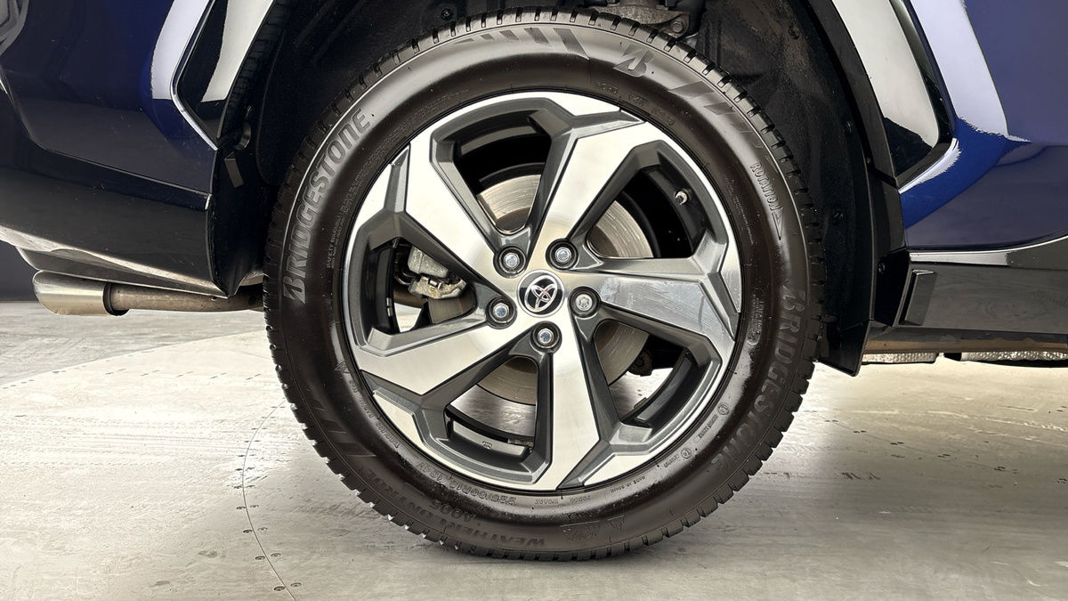 Toyota RAV4 Image 10