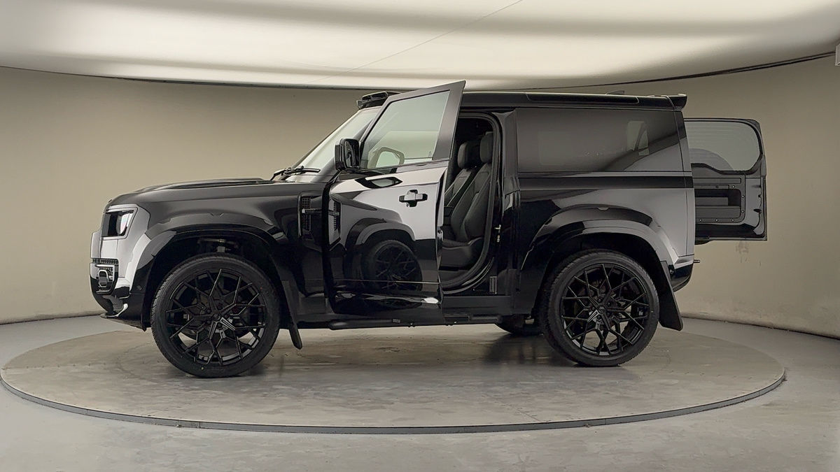 More views of Land Rover Defender 90