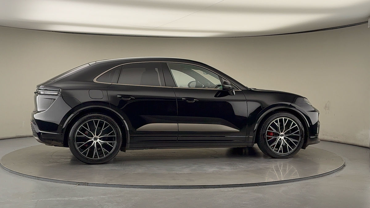 More views of Porsche Macan