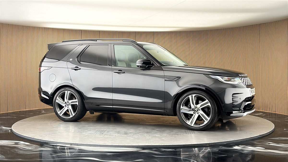 More views of Land Rover Discovery
