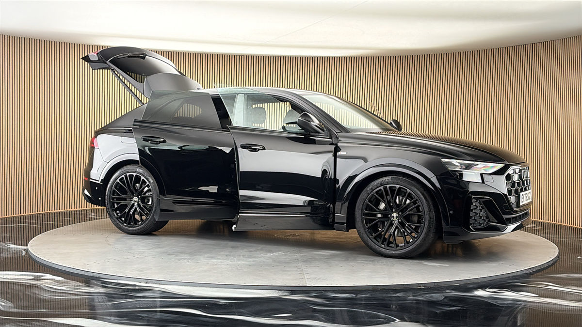More views of Audi Q8