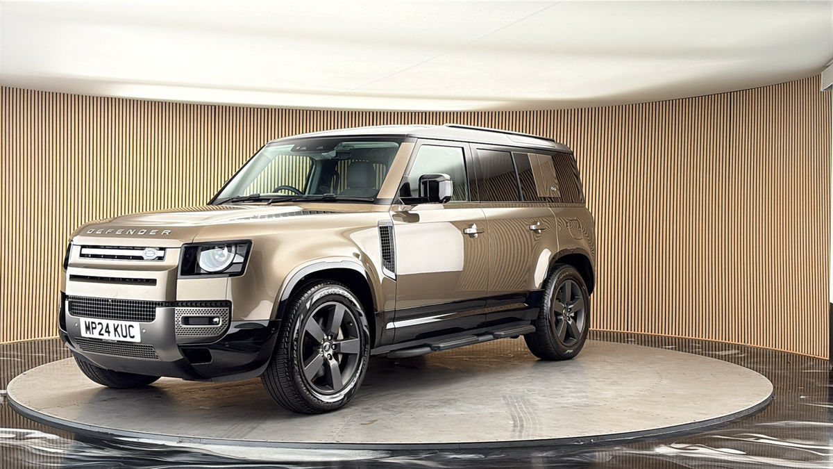 More views of Land Rover Defender 110