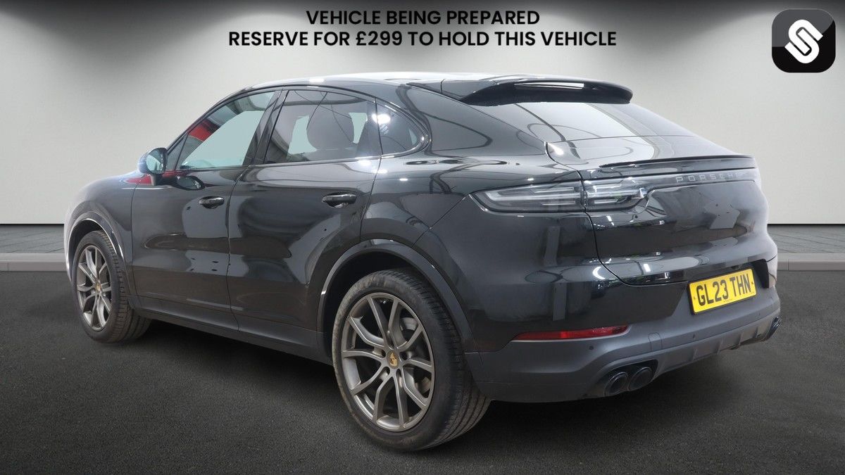 Porsche Cayenne Image 3