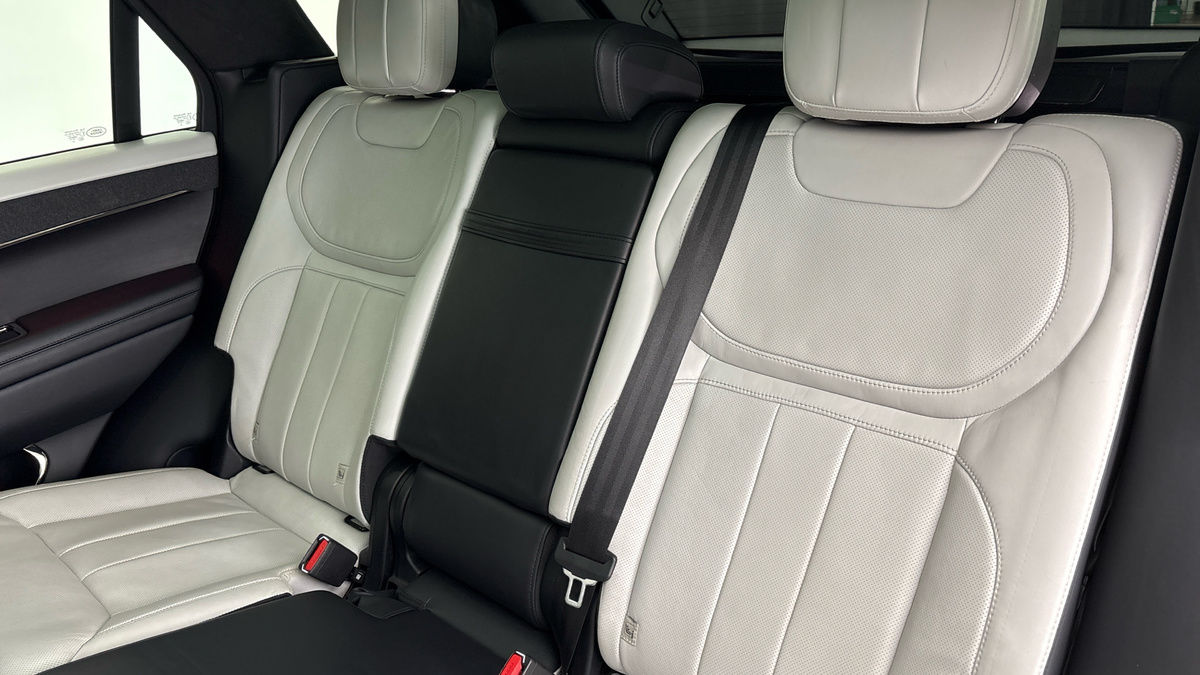 Land Rover Range Rover Sport Image 8