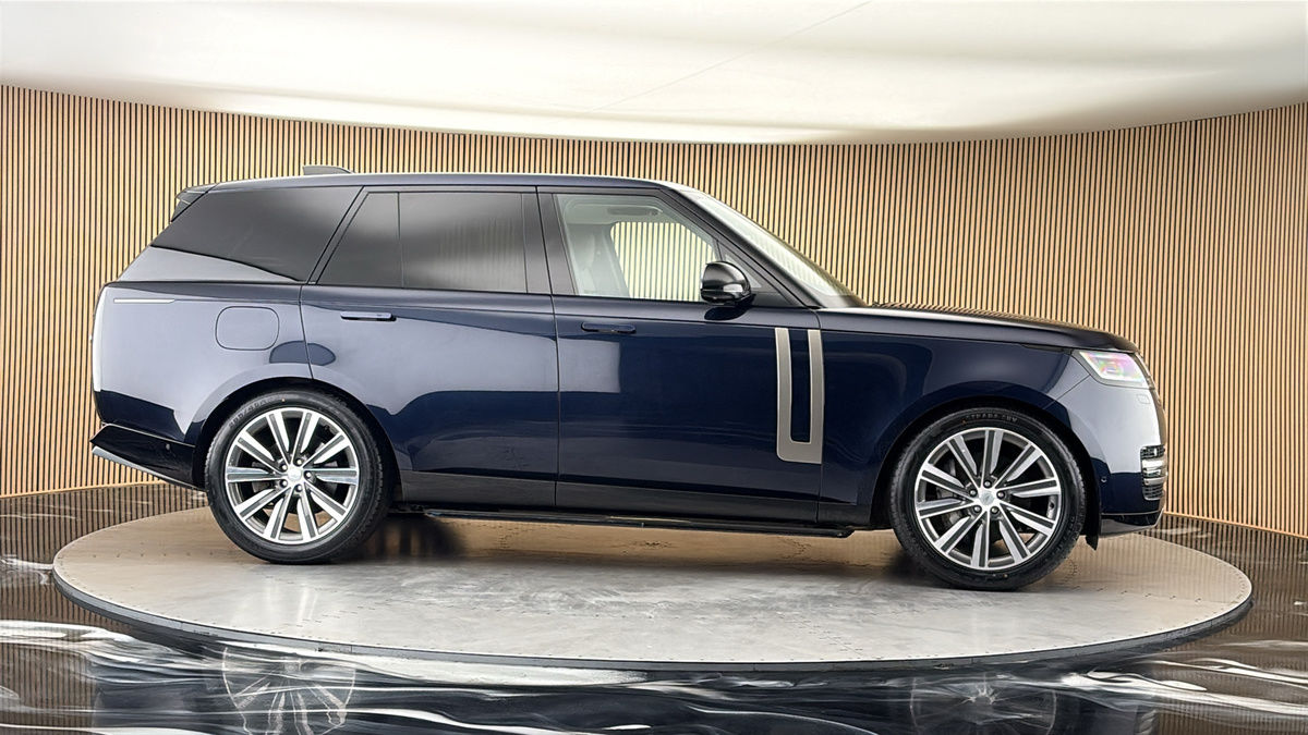 More views of Land Rover Range Rover