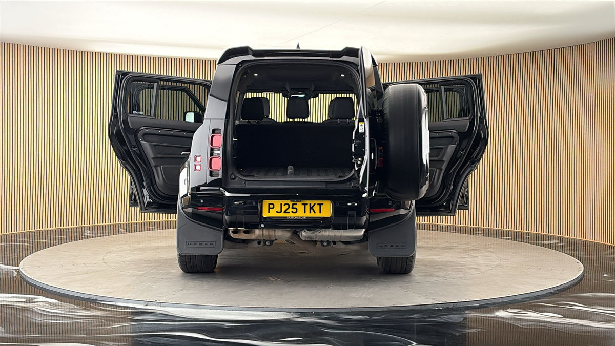 More views of Land Rover Defender 110