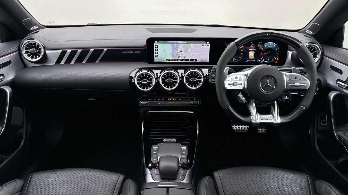 Mercedes-Benz CLA Image 12