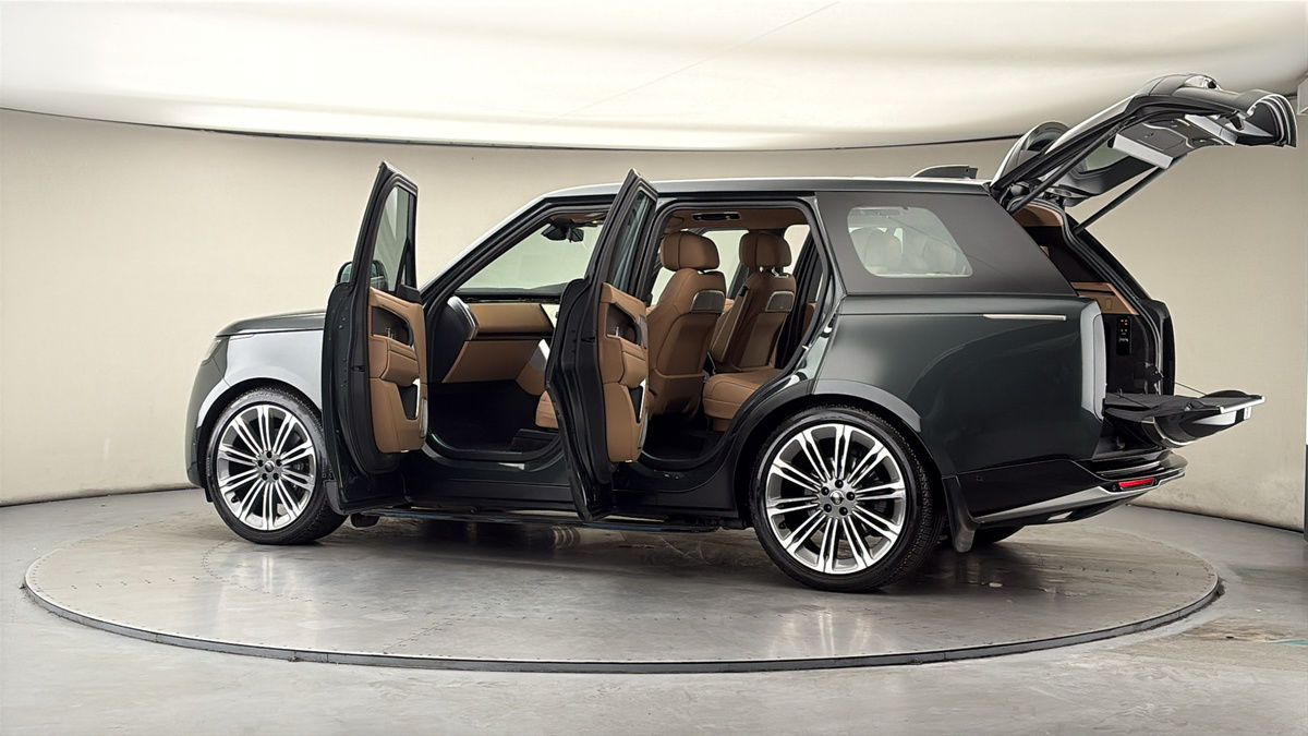 More views of Land Rover Range Rover