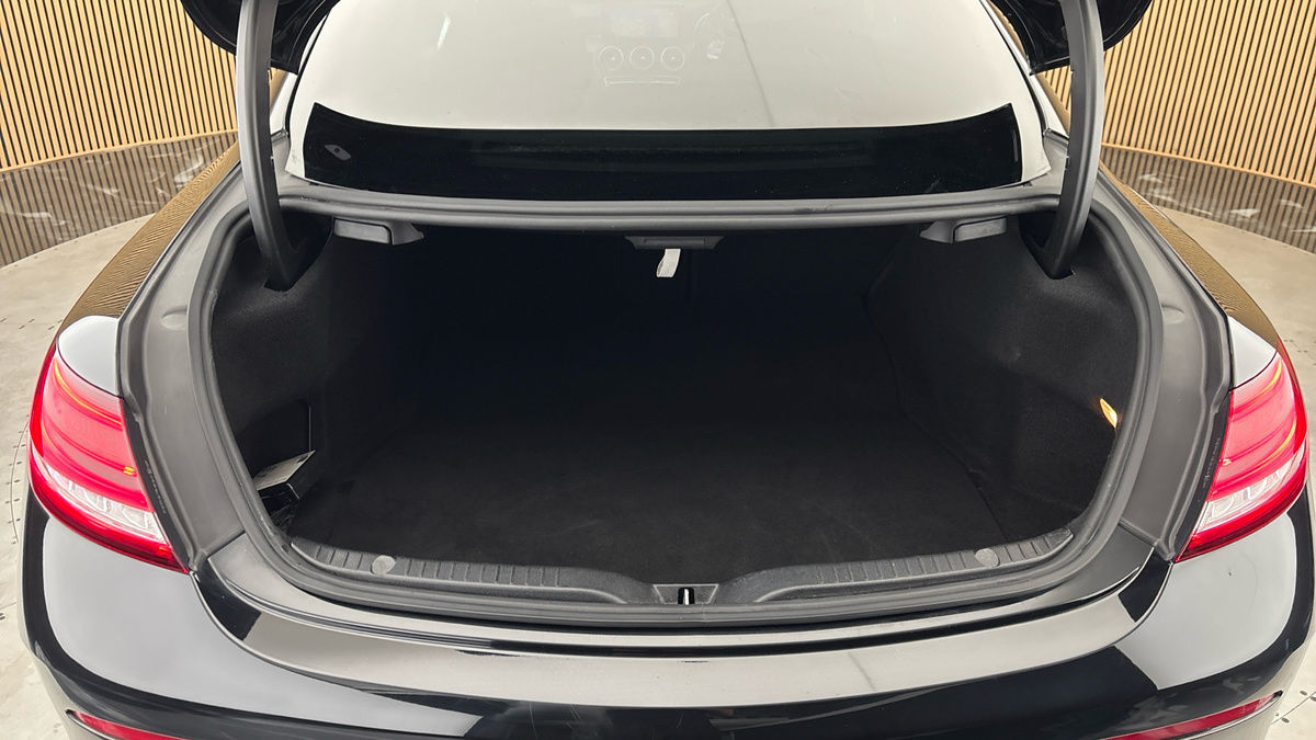 Mercedes-Benz C Class Image 11
