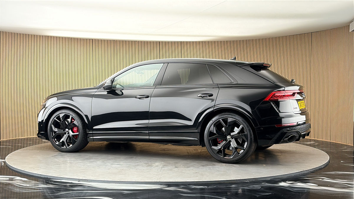 More views of Audi RSQ8