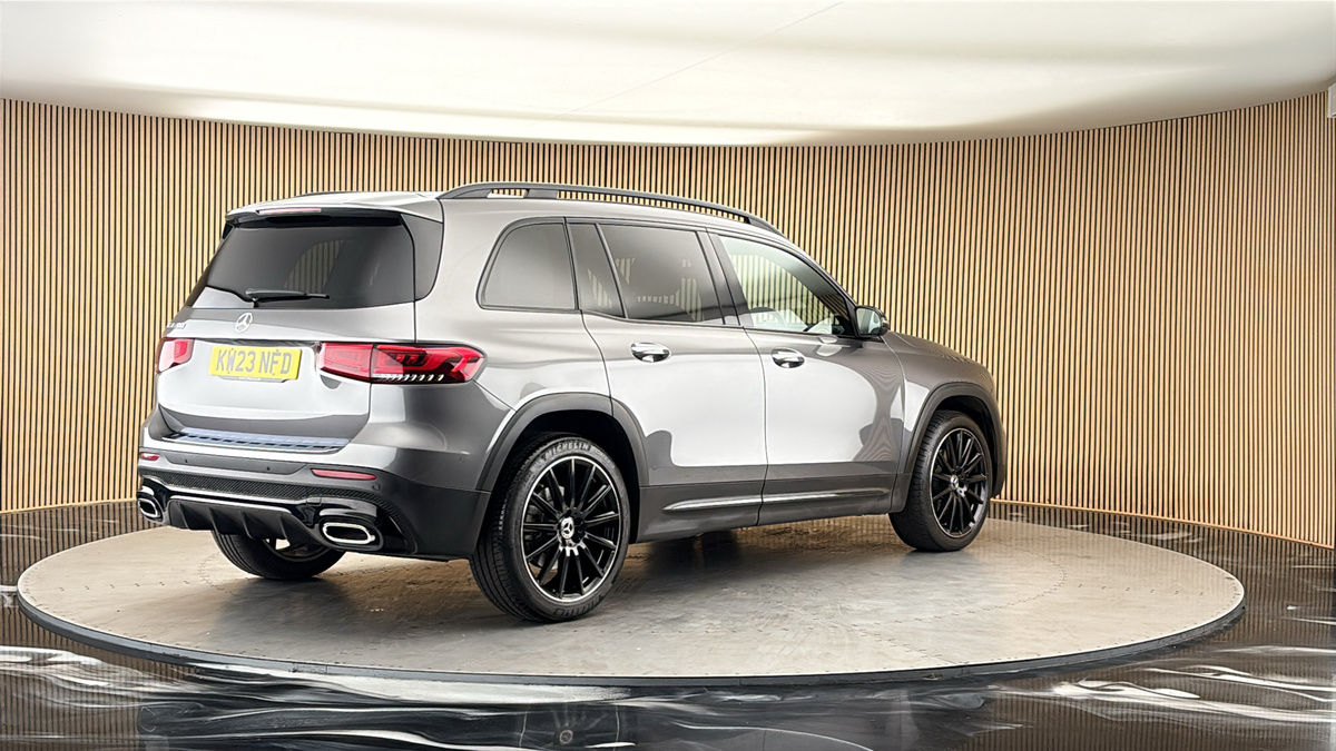 Mercedes-Benz GLB Image 21