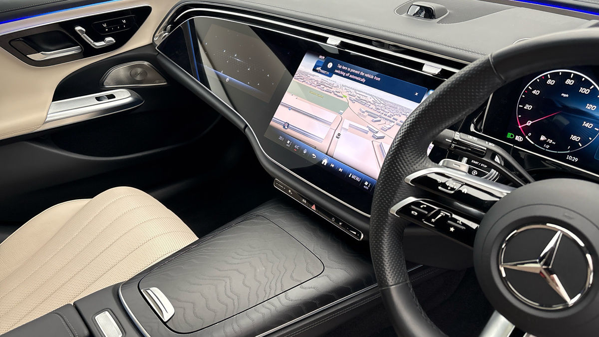 Mercedes-Benz E Class Image 18