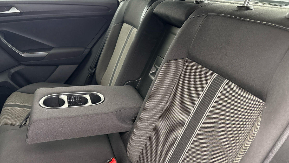 Volkswagen T-Roc Image 9