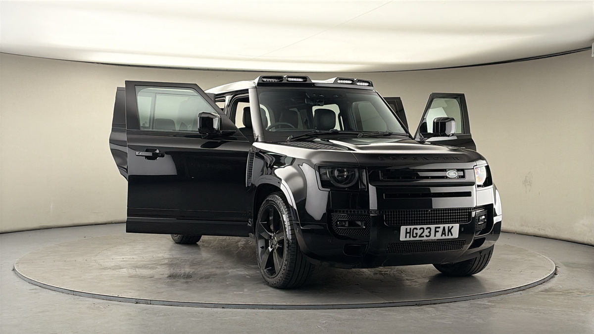 More views of Land Rover Defender 110