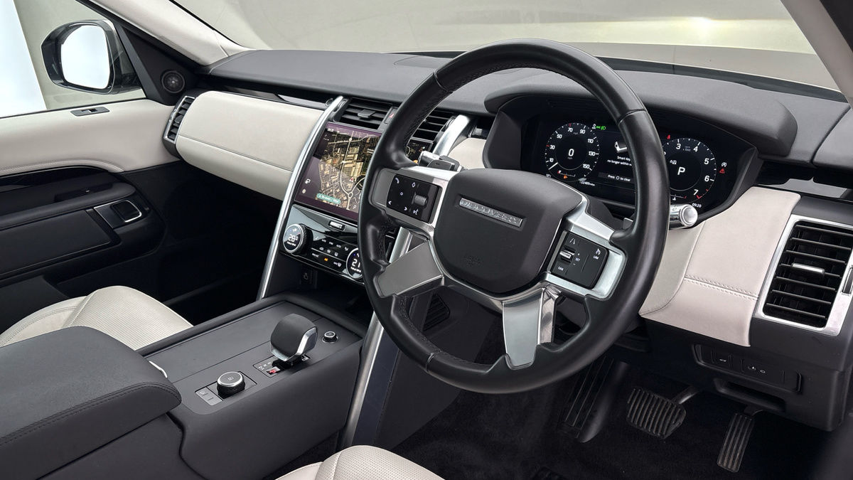 Land Rover Discovery Image 5