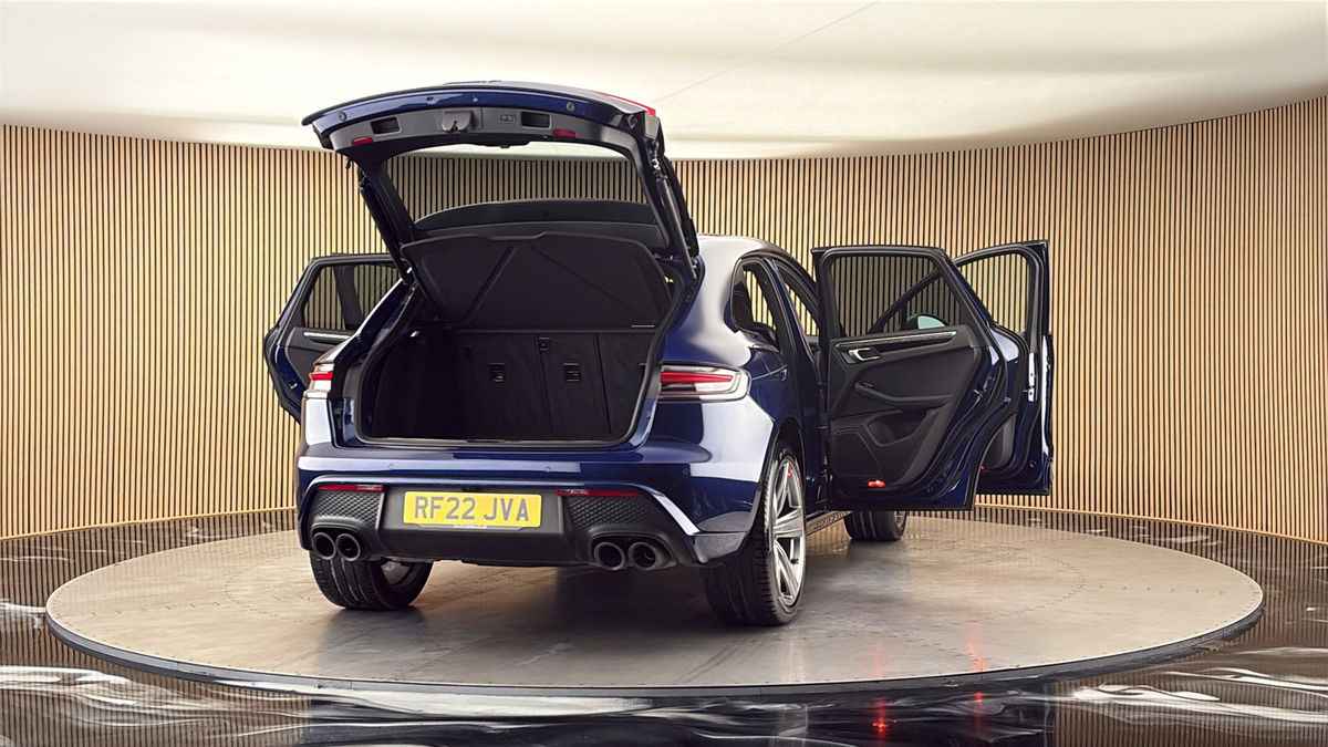 More views of Porsche Macan