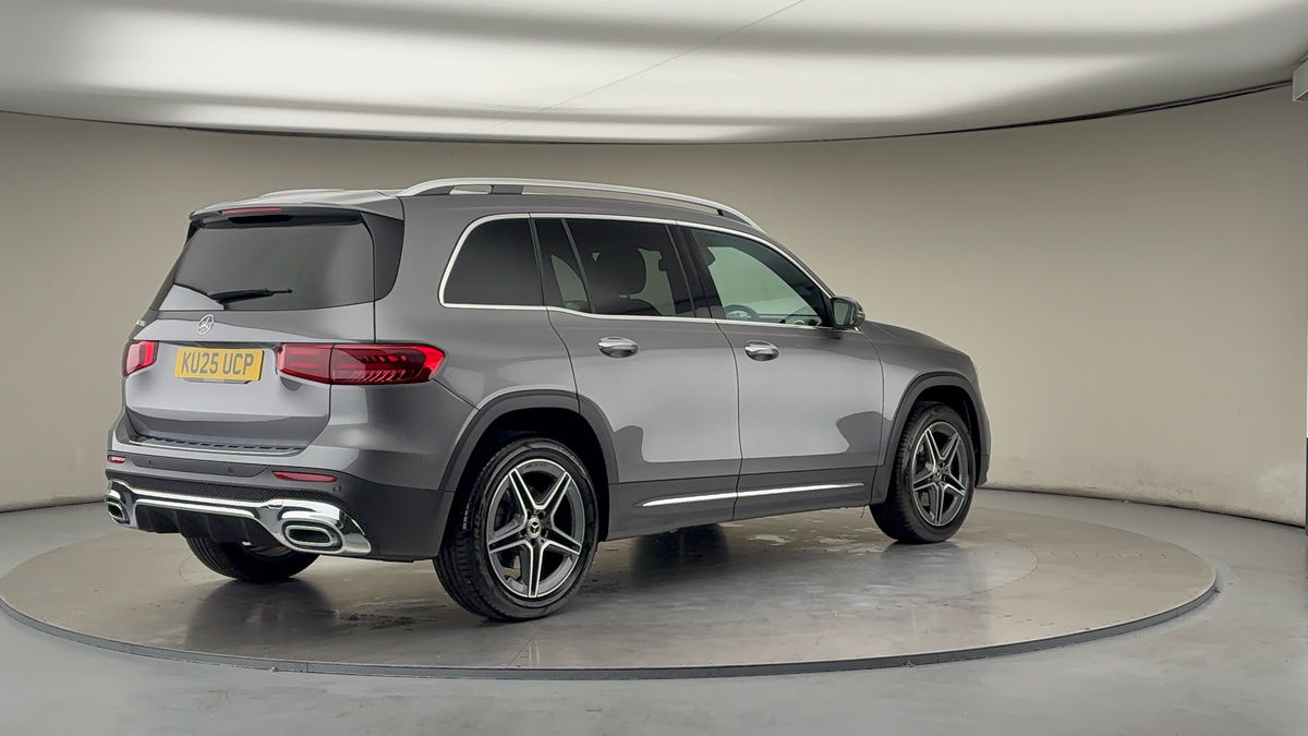 Mercedes-Benz GLB Image 21