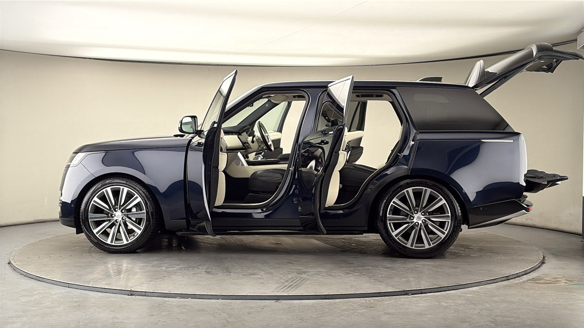 More views of Land Rover Range Rover