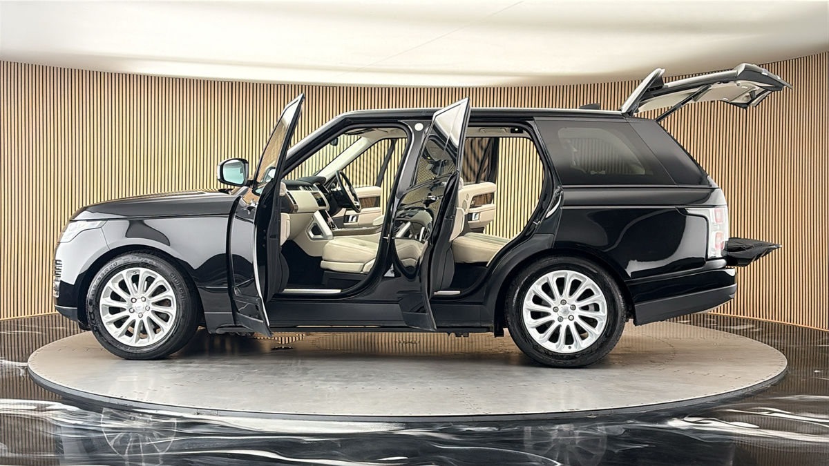 More views of Land Rover Range Rover