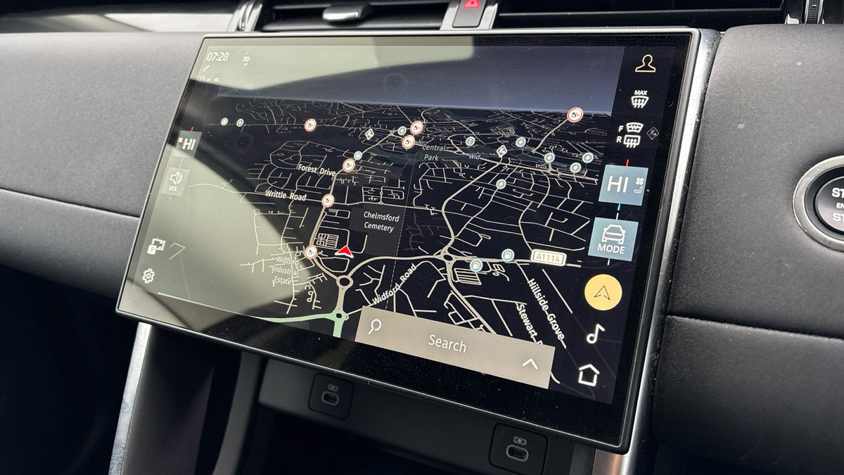 Land Rover Discovery Sport Image 17