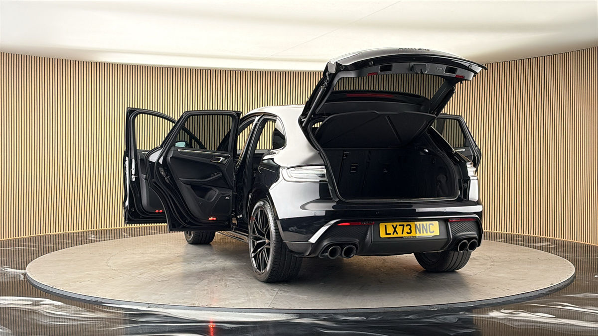 More views of Porsche Macan