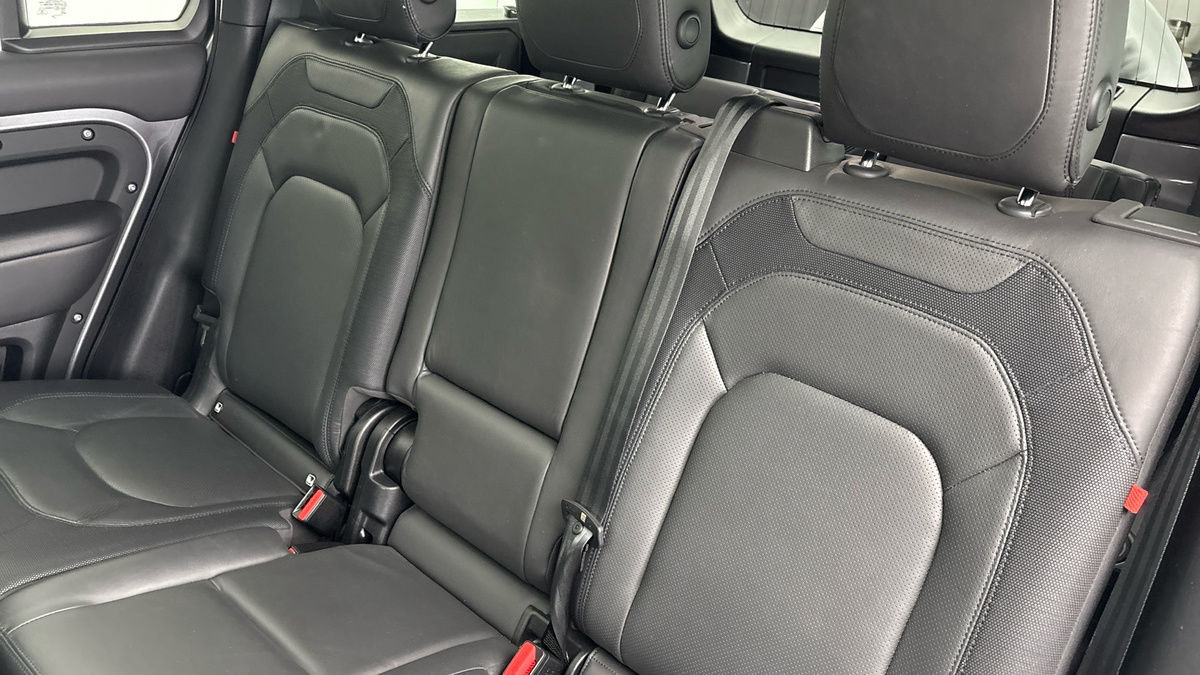 Land Rover Defender 110 Urban Image 8