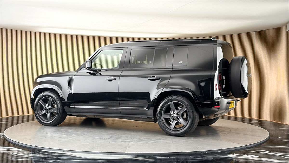 More views of Land Rover Defender 110