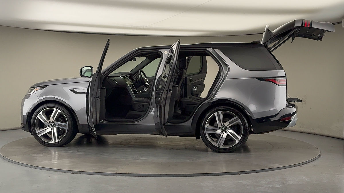 More views of Land Rover Discovery