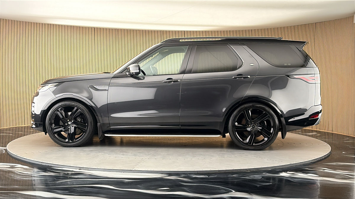 More views of Land Rover Discovery